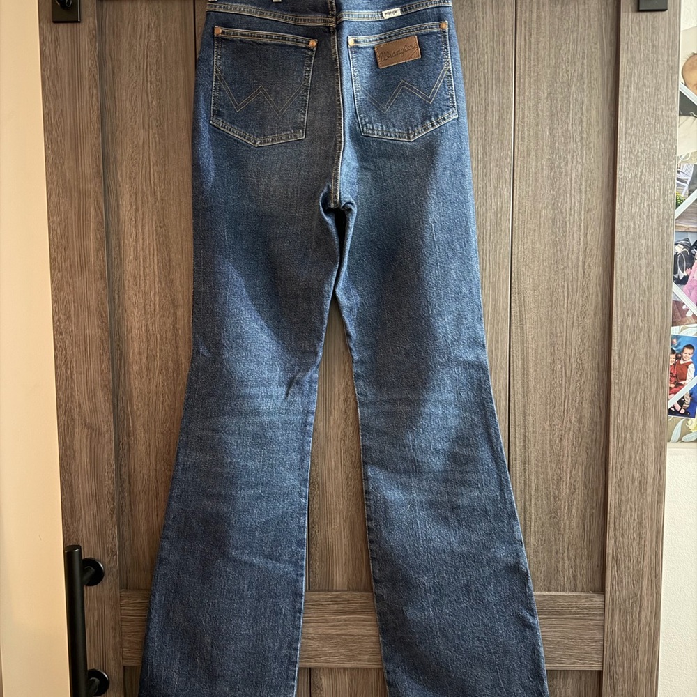Wrangler Women's Flare Jeans in Classic Blue
